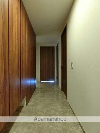 ザ・パークハウス西新宿タワー６０[3LDK/81.5m2]の玄関