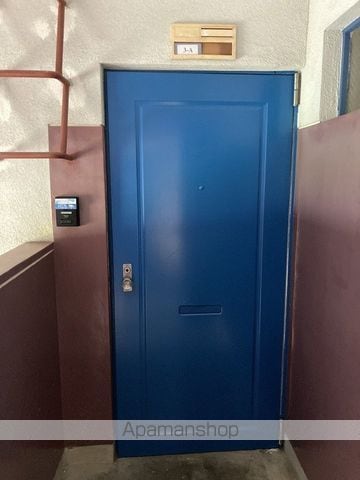 城山パレスの玄関写真