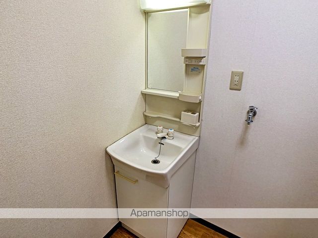 シャトル三社の内装写真