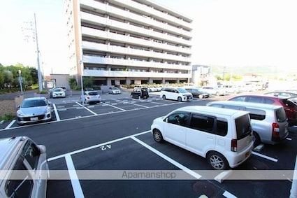 香川県高松市福岡町３丁目[1DK/34.97m2]の駐車場