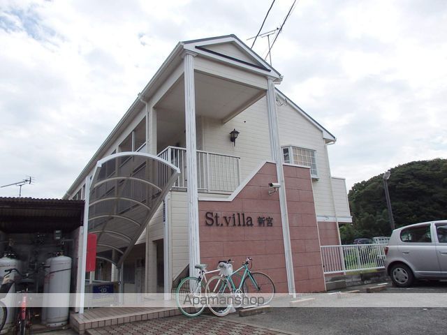 セイントヴィラ新宮の玄関写真