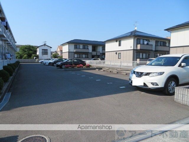 レオパレス拓人[1K/26.08m2]の駐車場