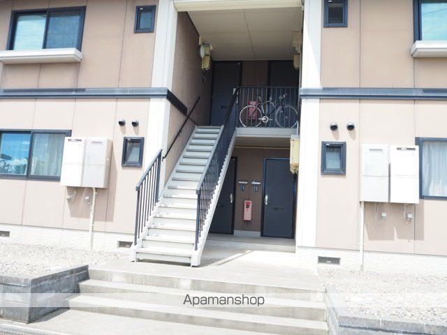 シャルマン城東IIの玄関写真