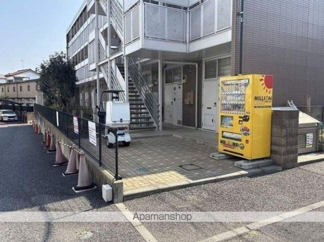 レオパレスサンボーンの玄関写真