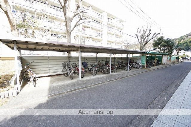 松富団地11号棟の外観写真