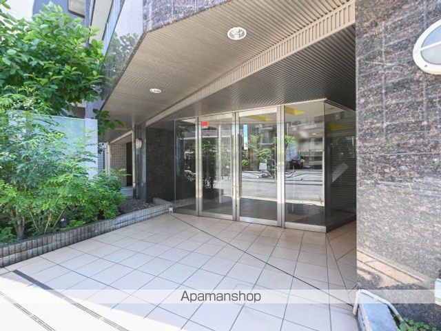 スカイコート川崎西口の玄関写真