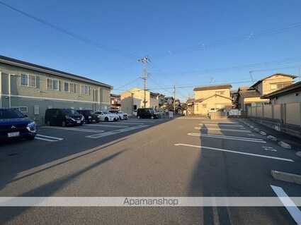 パレ・エクセランⅤ[2DK/46.06m2]の駐車場