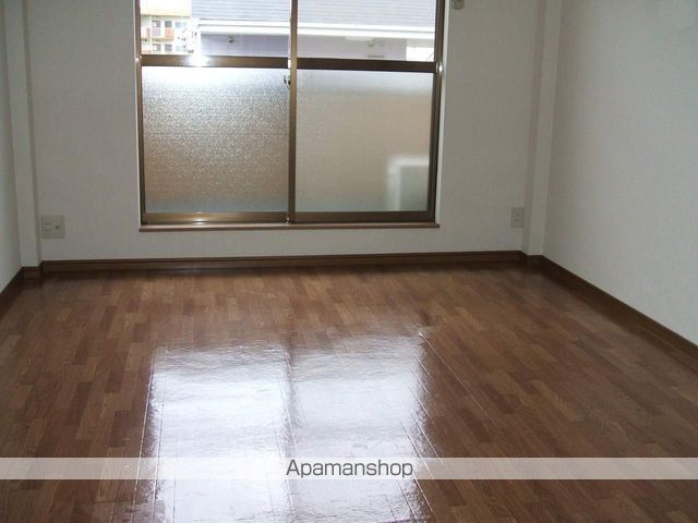 ラセーヌ柴田の内装写真