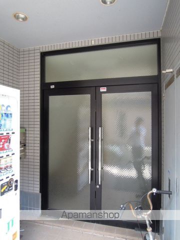 MKビルの玄関写真