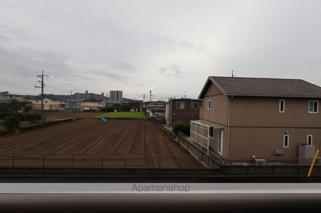 メゾネット八幡 B棟の内装写真