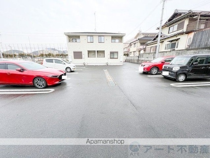 グランデ・プリムラＢ[1R/34.15m2]の駐車場2