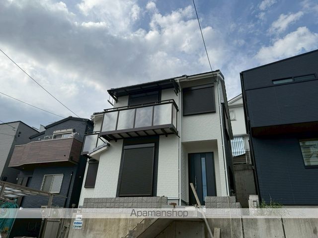 太秦緑が丘戸建の外観写真