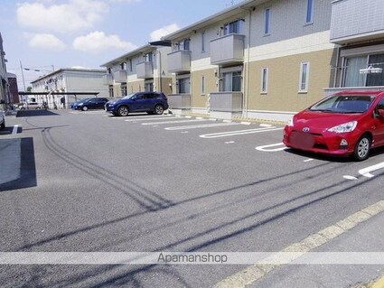 カーサイルフィオーレ　Ｂ[1LDK/32.83m2]の駐車場