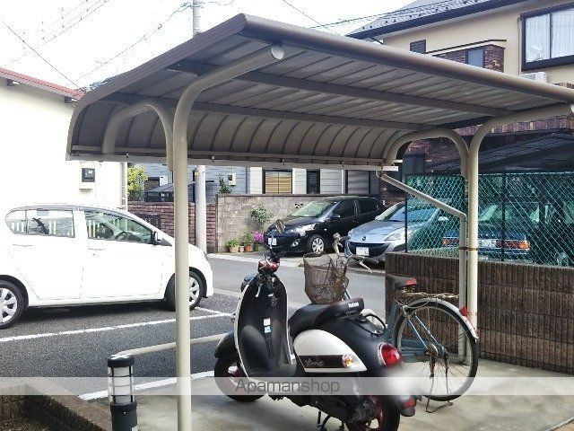 レオパレスウィングIIの玄関写真