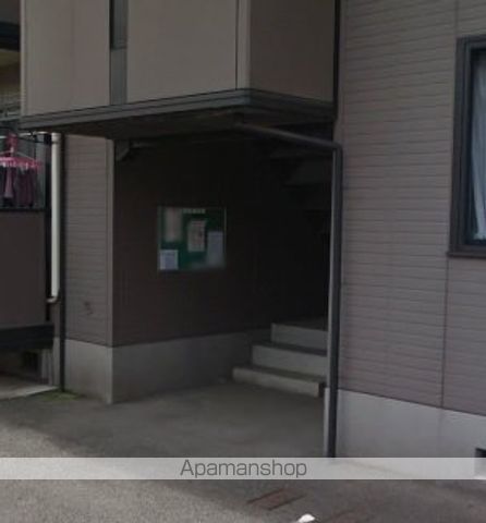 ローズガーデンの玄関写真