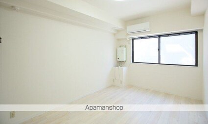 日興パレス渋谷[1R/16.78m2]のリビング・居間