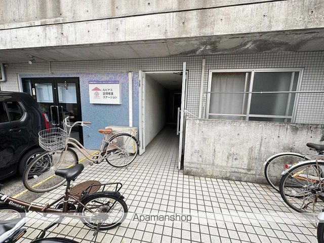 プレアデスマンションIIIの玄関写真