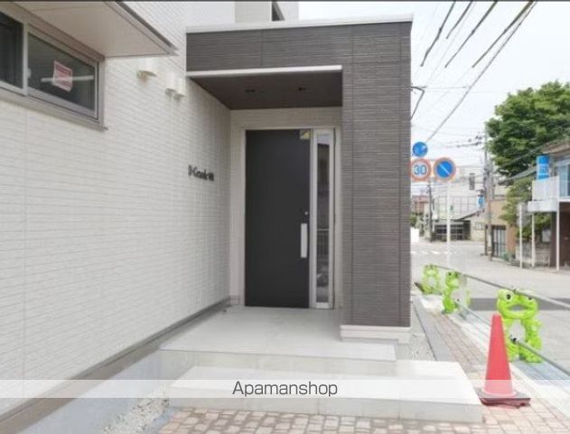 DーGRANDE元町の玄関写真