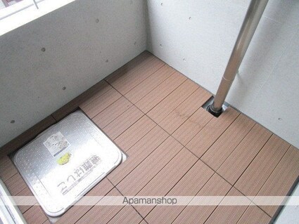 東京都中野区中央５丁目[1R/33.43m2]のバルコニー