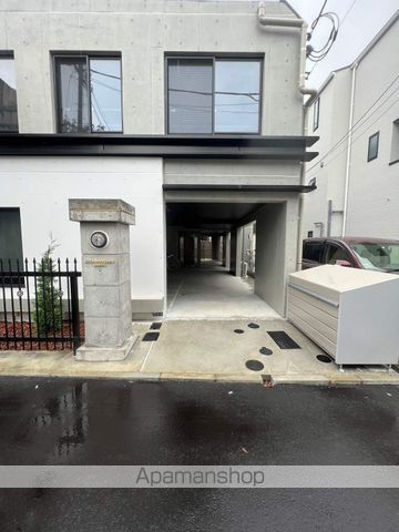 北新宿レーベルの玄関写真