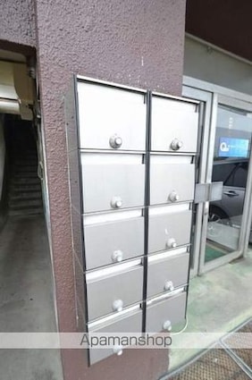 臨港ビル[2K/30m2]の共用部1