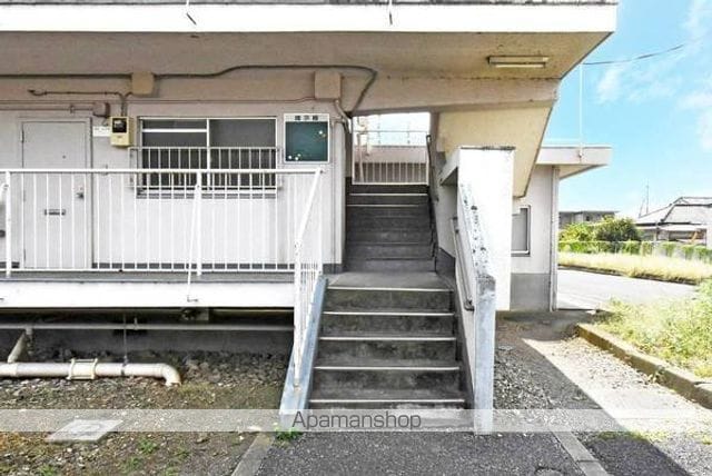 ビレッジハウス沼和田1号棟の玄関写真