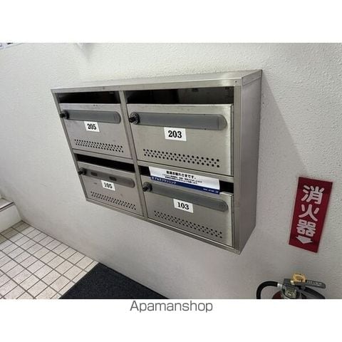 TEANA 弐番館の玄関写真