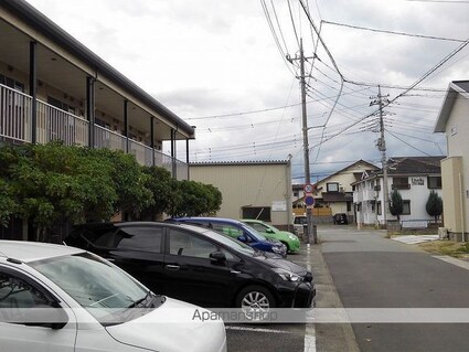 レオパレス魁[1K/22.35m2]の駐車場