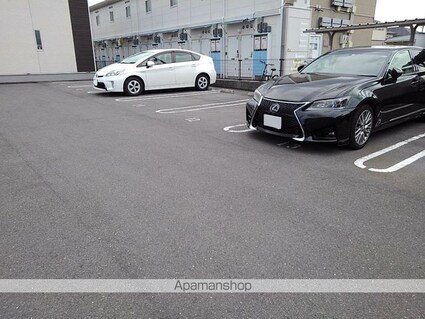 レオネクストミルアージュ[1R/31.82m2]の駐車場2