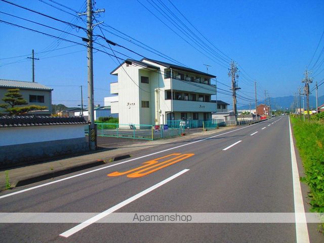 マンションティアラの外観写真