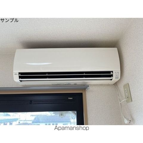 LIMPIA垂木の内装写真