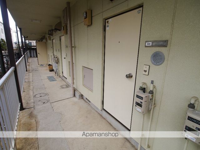グリーンヒルズAの玄関写真