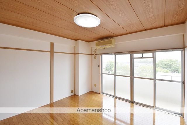 高井ハイツの内装写真