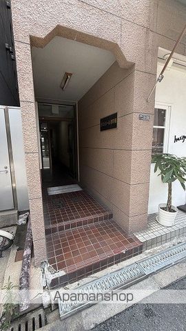 ラパンジール京町堀の玄関写真