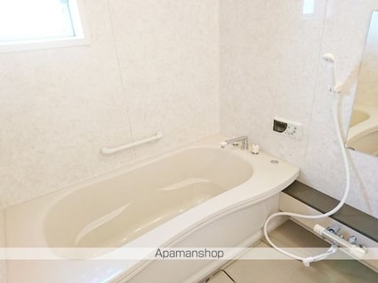 ロイヤルガーデン吉川　ＡＢＣＤＥ[2LDK/53.76m2]のバス