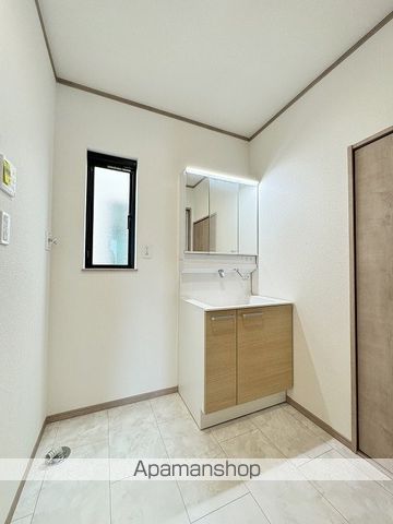 武蔵村山市 2階建 築3年の内装写真