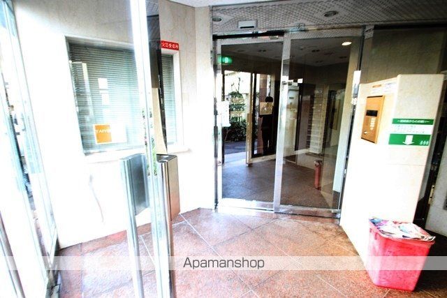 リアライズ西淡路の玄関写真