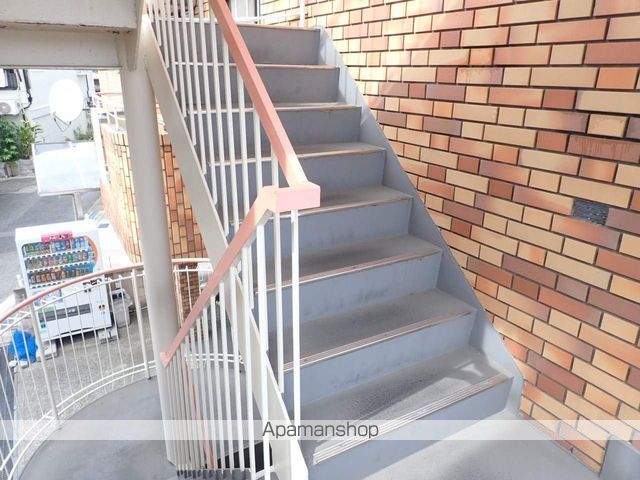デイム向島の玄関写真