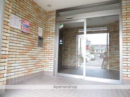 ラパン・ドゥ・上杉[2K/48.7m2]のエントランス2