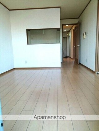 エバーグリーン桜川[2LDK/57.42m2]のリビング・居間1