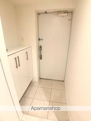 クロスレジデンス東十条[1R/31.62m2]の玄関