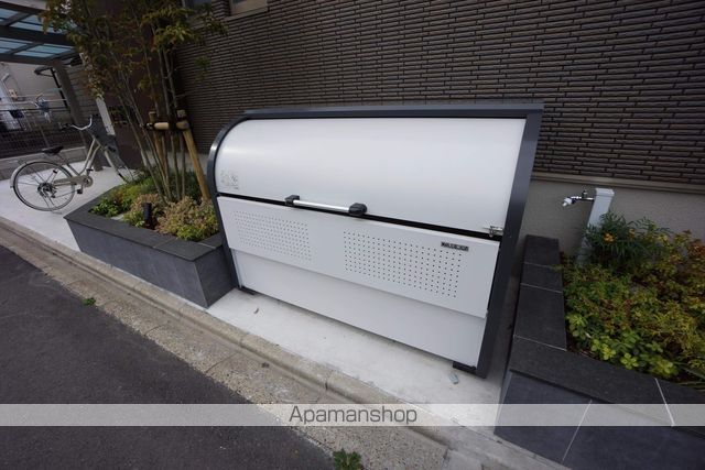コム ジュ スイの外観写真