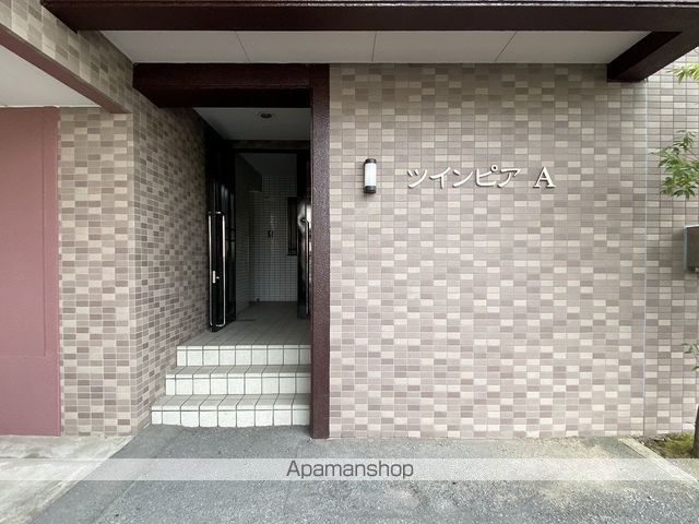 ツインピアA棟の外観写真