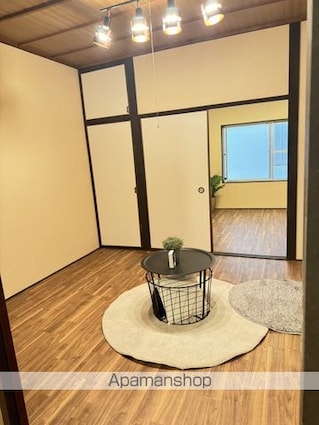 和歌山県和歌山市築港５丁目[2K/33m2]のリビング・居間
