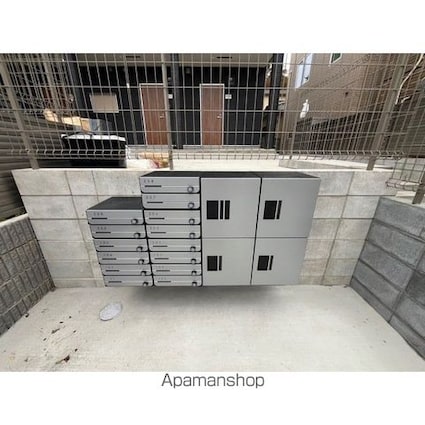 エステイトＢ東岩槻[1K/25.06m2]の外観2