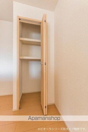 Ｖｉｌｌａ　アニバ　Ⅲ[1LDK/47.08m2]の玄関