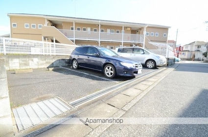 埼玉県八潮市大字垳[2K/39m2]の駐車場1