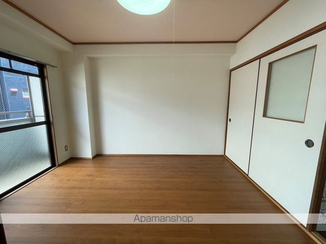 ミタカホーム8番の内装写真