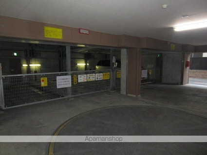 レクセルマンション上野松が谷[2LDK/62.41m2]の駐車場