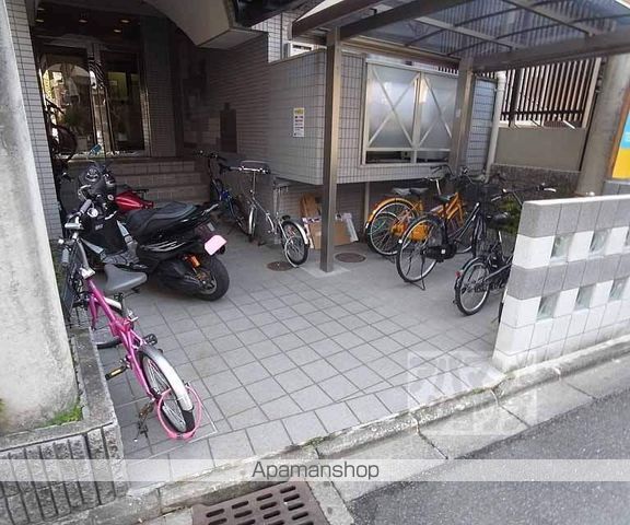 シェール西ノ京の玄関写真